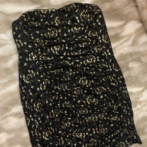 Sweetheart strapless body con mid dress